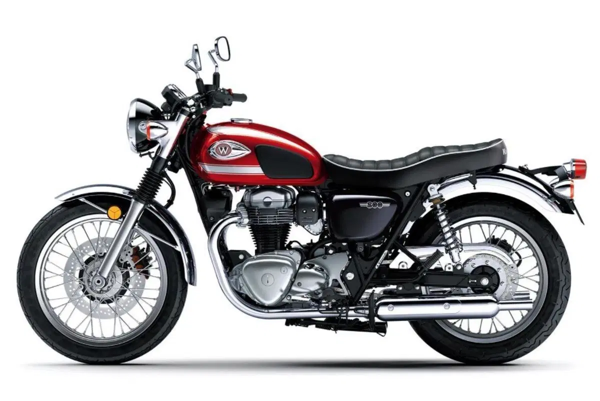 Kawasaki W800, ecco la versione 2022 (2)