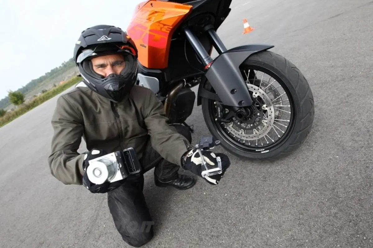 KTM 1190 Adventure con Bosch MSC, la nostra prova su strada (9)