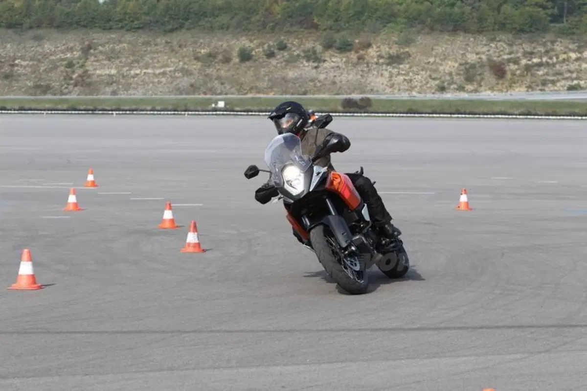 KTM 1190 Adventure con Bosch MSC, la nostra prova su strada (15)