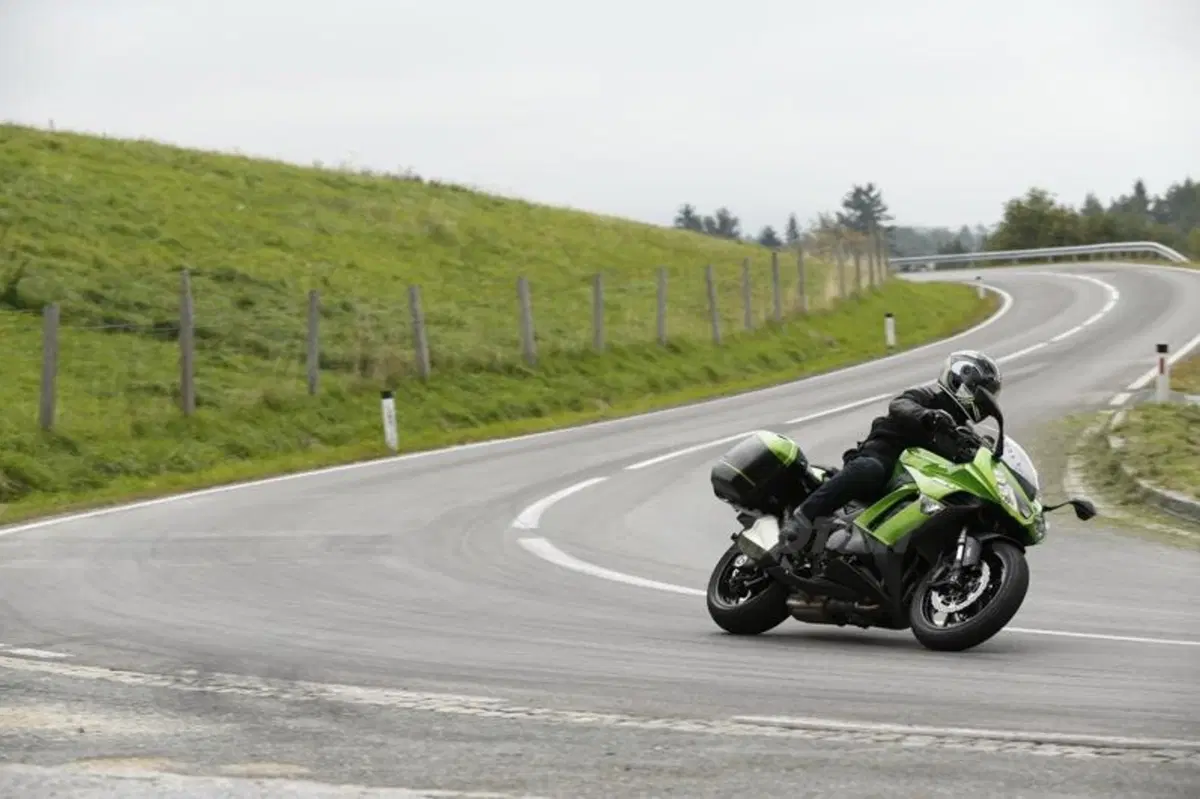 Kawasaki Z1000SX ABS (2)