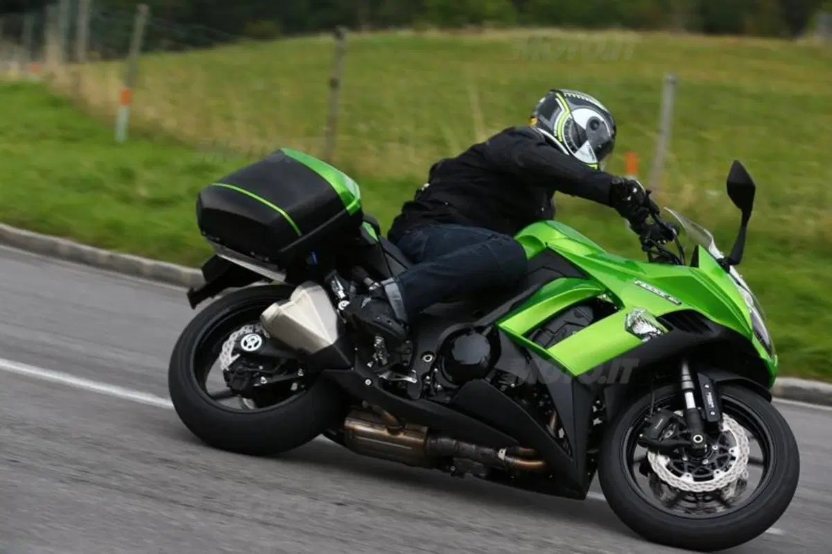 Kawasaki Z1000SX ABS (9)