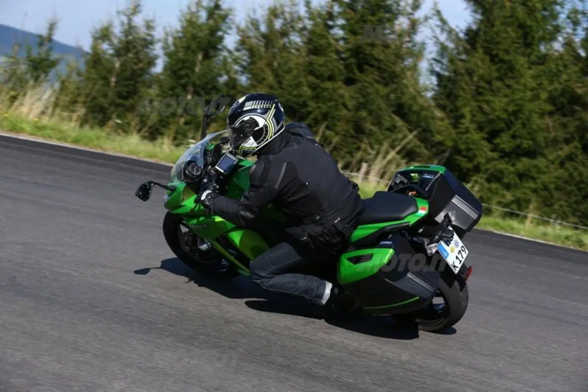 Kawasaki Z1000SX ABS (11)