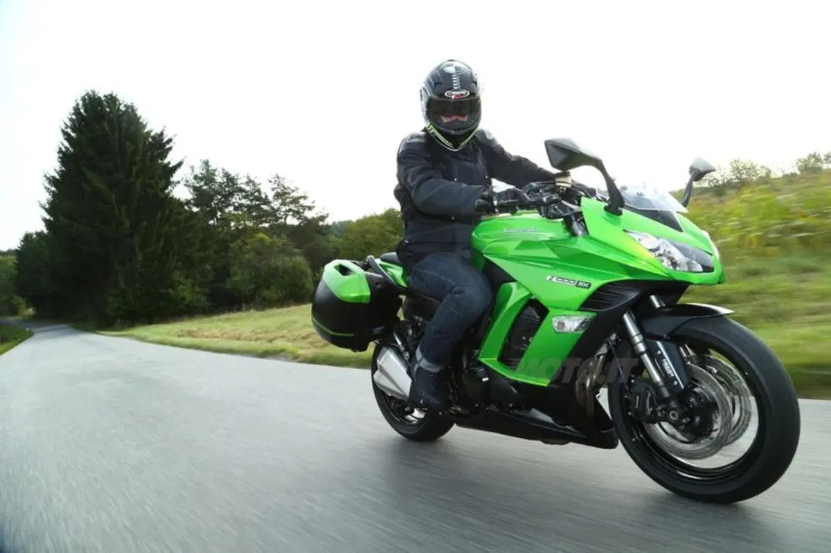 Kawasaki Z1000SX ABS (12)