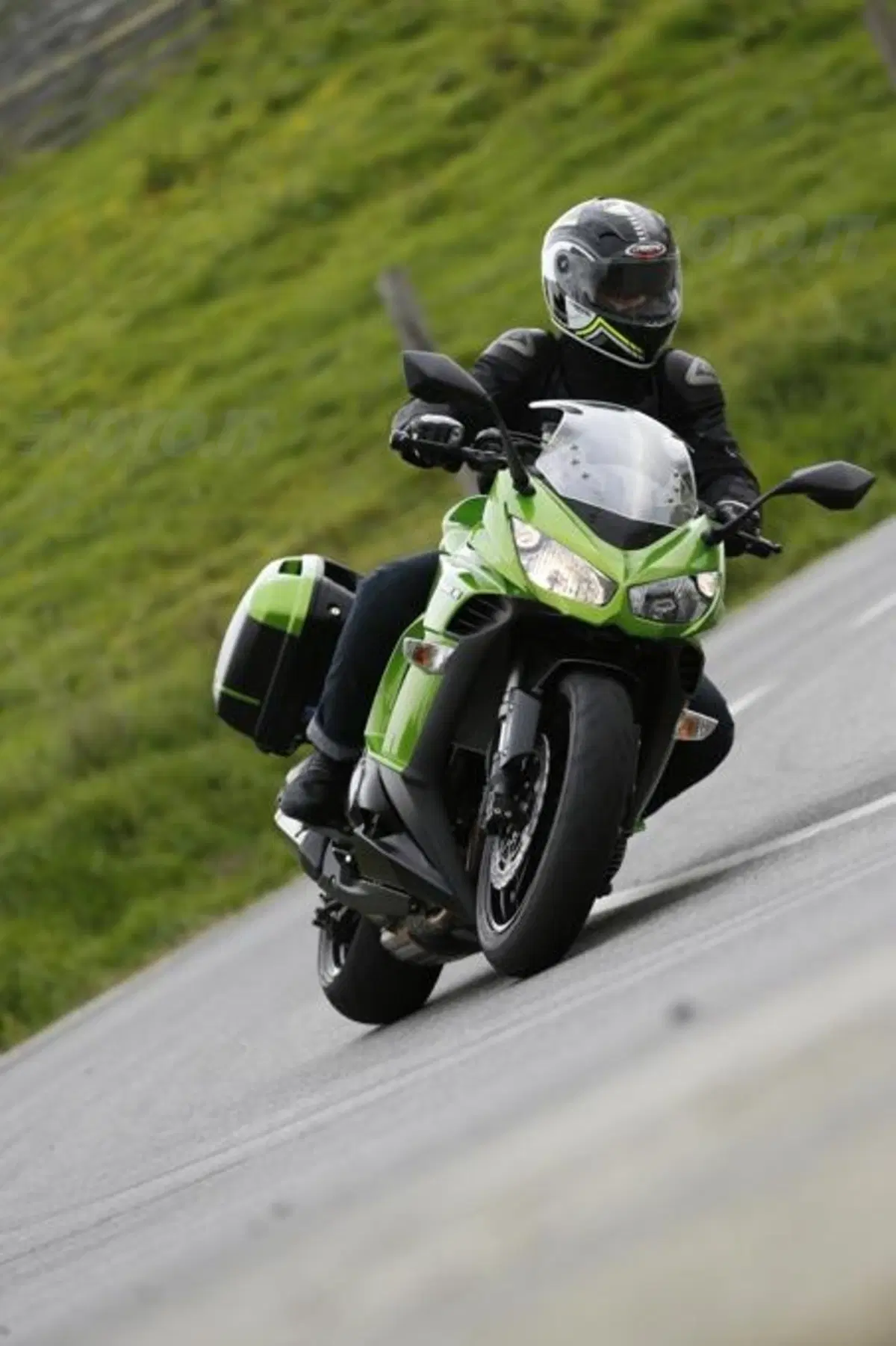 Kawasaki Z1000SX ABS (13)