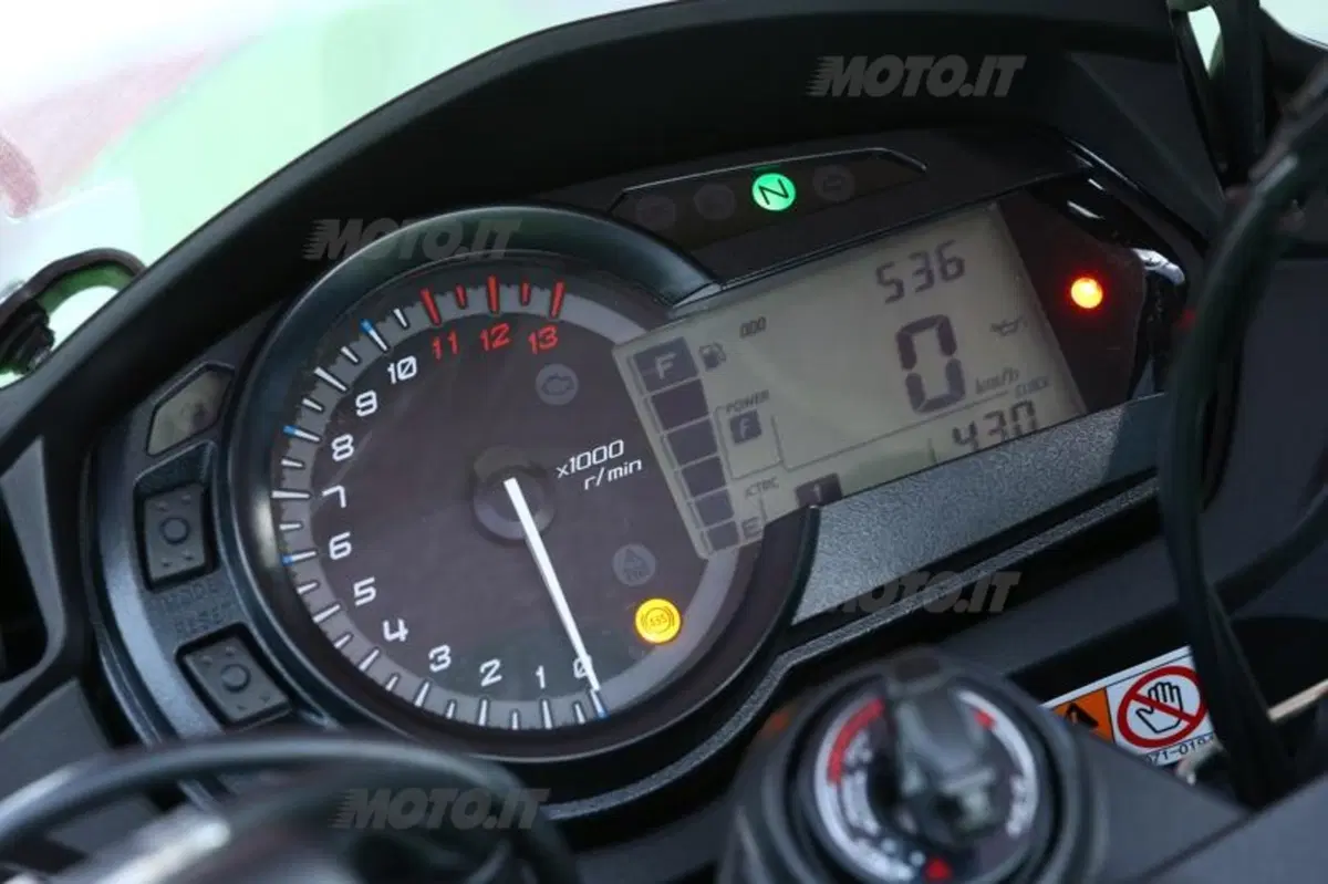 Kawasaki Z1000SX ABS (41)