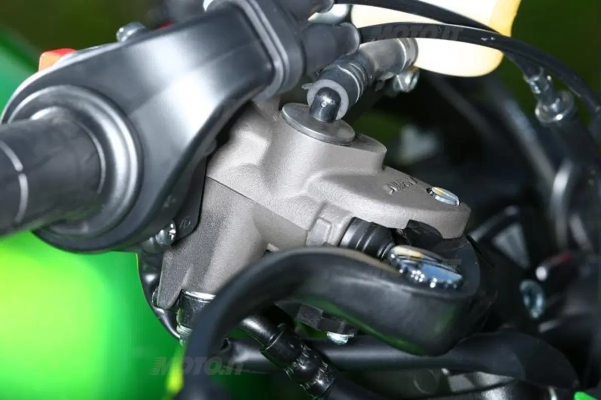 Kawasaki Z1000SX ABS (42)
