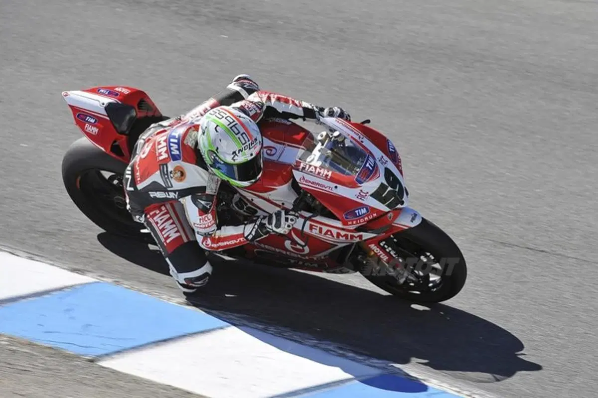 Melandri è il più veloce del venerdì a Laguna Seca