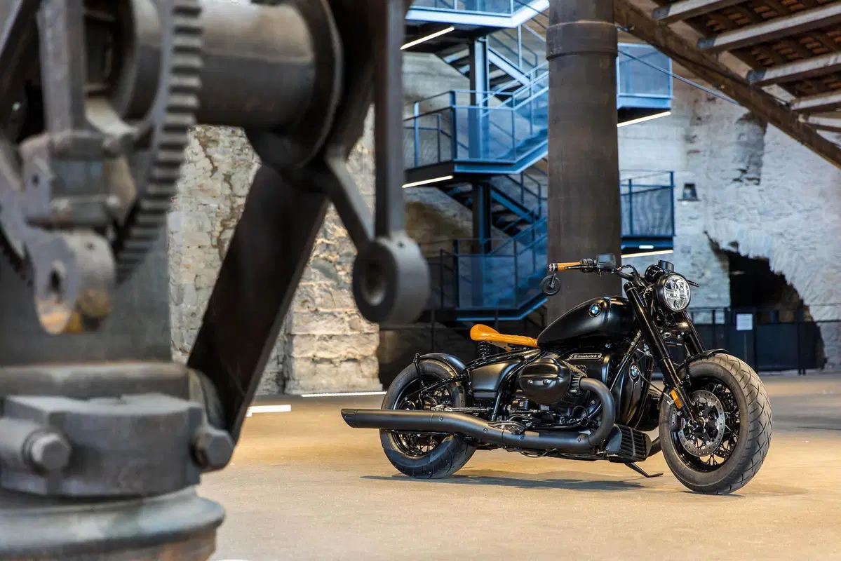 Rockbob: la BMW R 18 diventa Bobber con le parti speciali Wunderlich (5)