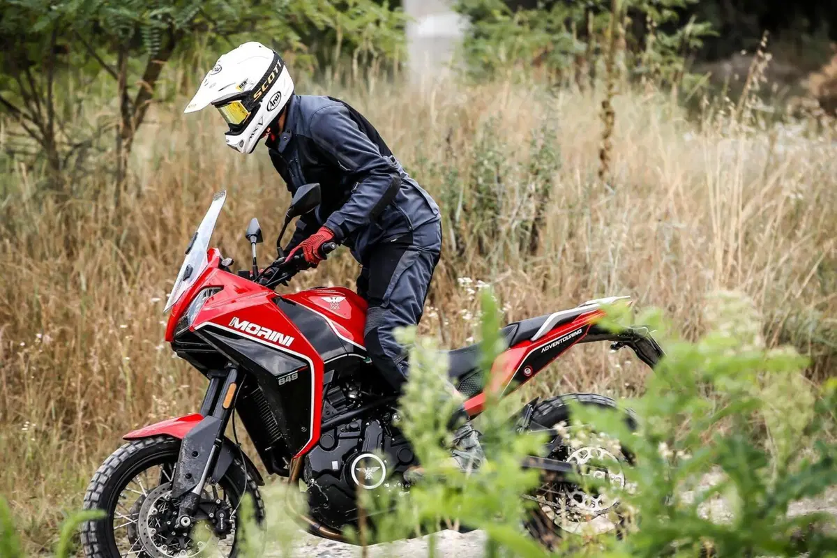 Test esclusivo! Abbiamo provato la Moto Morini X-CAPE 650. Ecco i pro e i contro