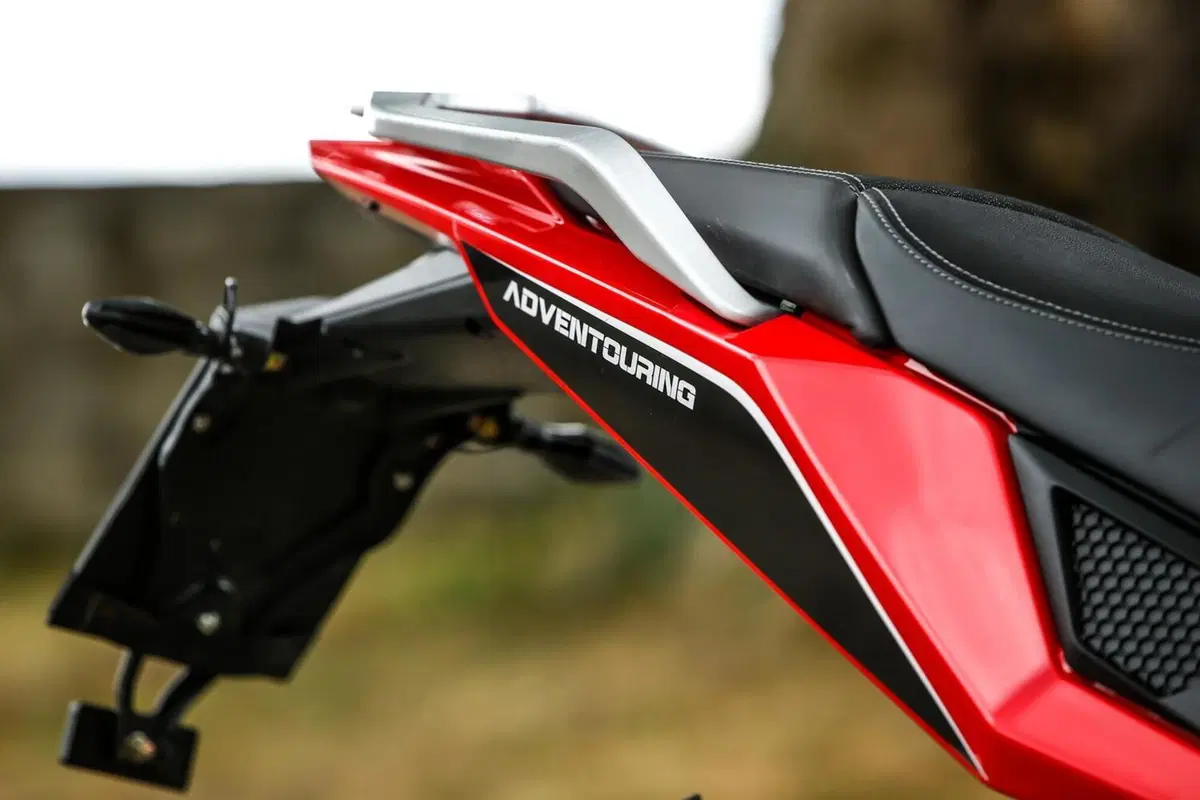 Test esclusivo! Abbiamo provato la Moto Morini X-CAPE 650. Ecco i pro e i contro (9)