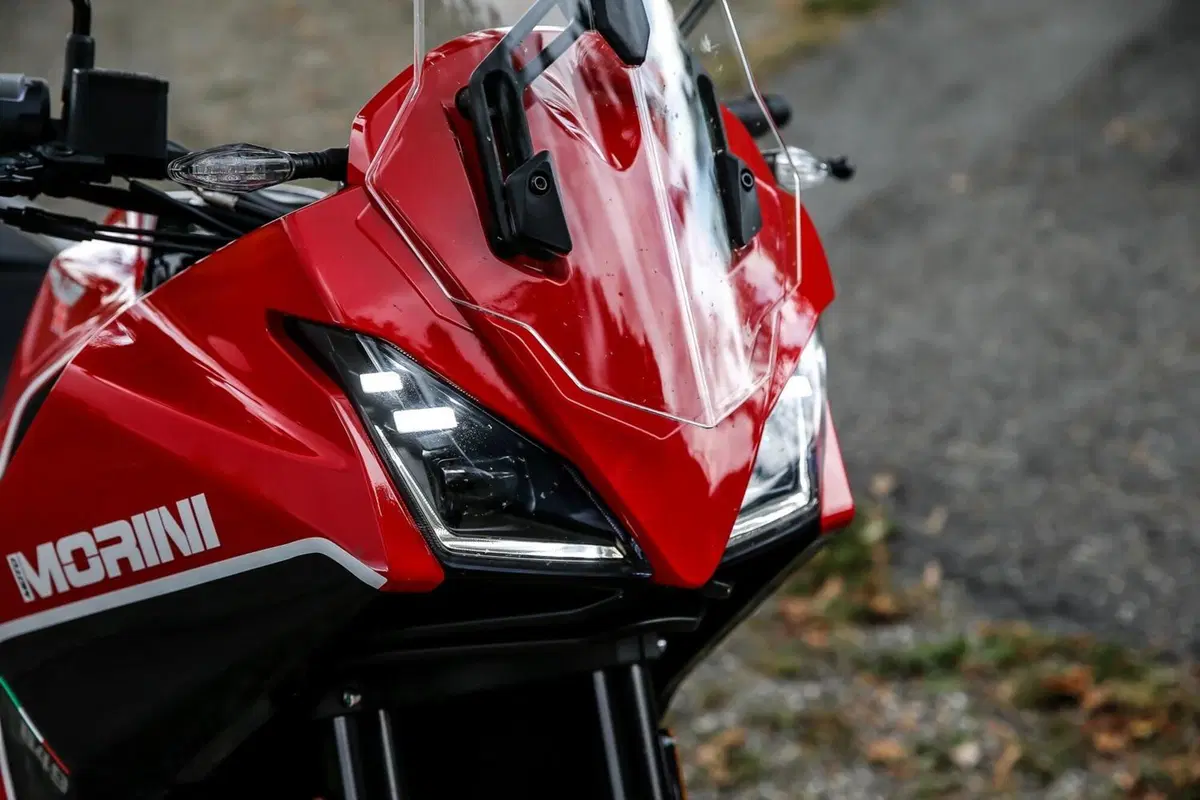 Test esclusivo! Abbiamo provato la Moto Morini X-CAPE 650. Ecco i pro e i contro (14)