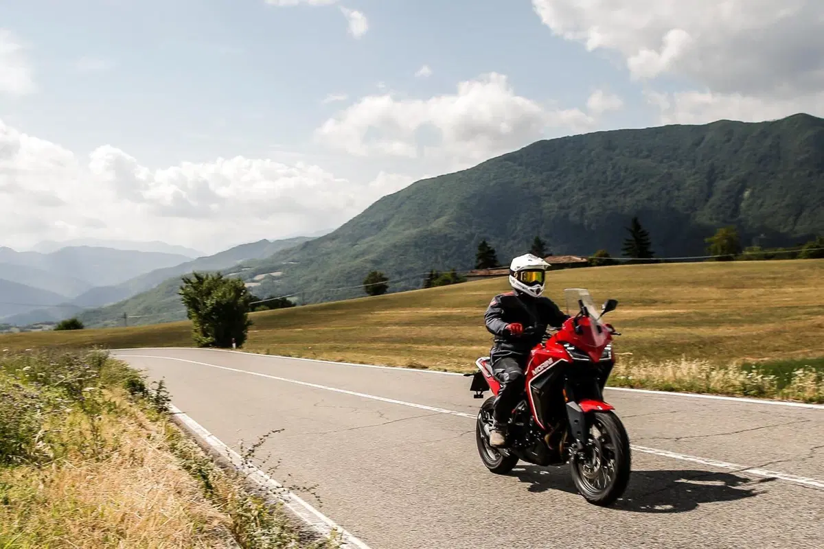 Test esclusivo! Abbiamo provato la Moto Morini X-CAPE 650. Ecco i pro e i contro (5)