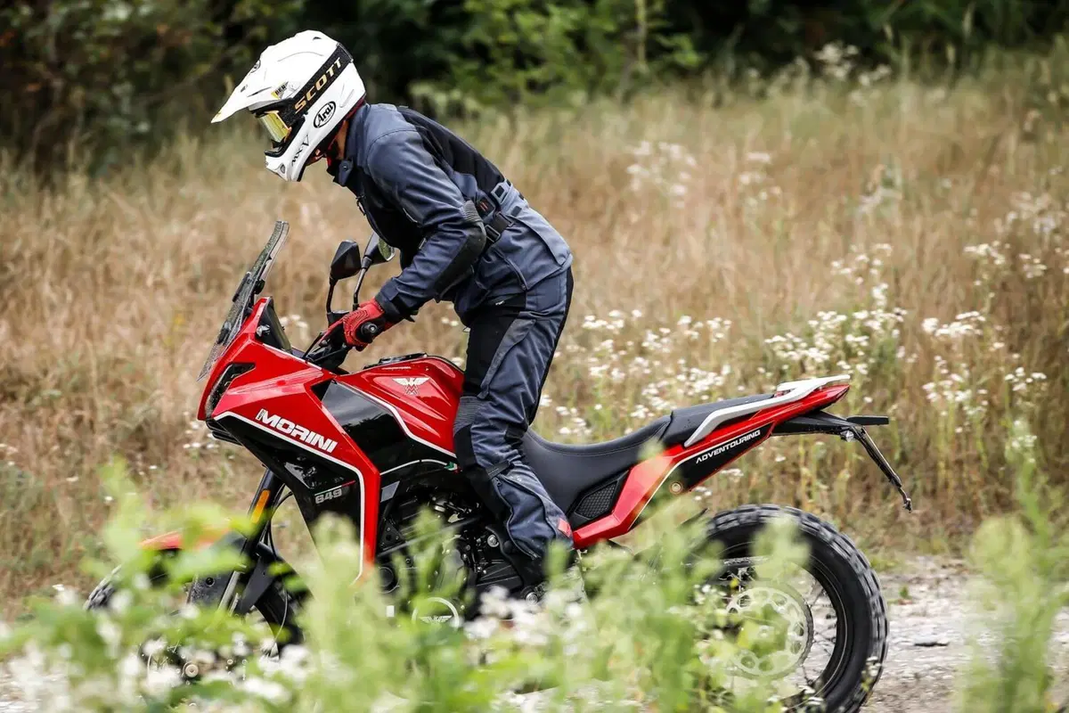 Test esclusivo! Abbiamo provato la Moto Morini X-CAPE 650. Ecco i pro e i contro (2)