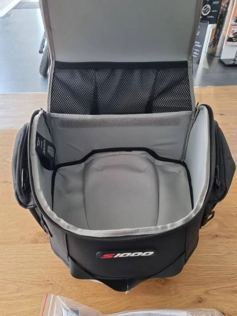 Tasca posteriore BMW S 1000 RR (5)