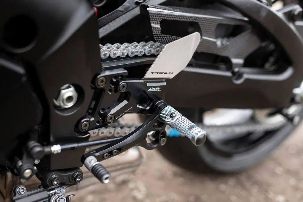 Suzuki Lucky Katana. Serie limitata di Royal Vintage (12)