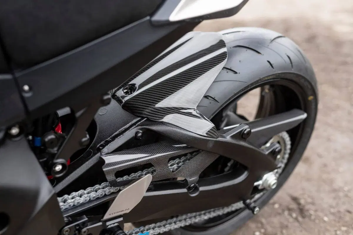 Suzuki Lucky Katana. Serie limitata di Royal Vintage (11)