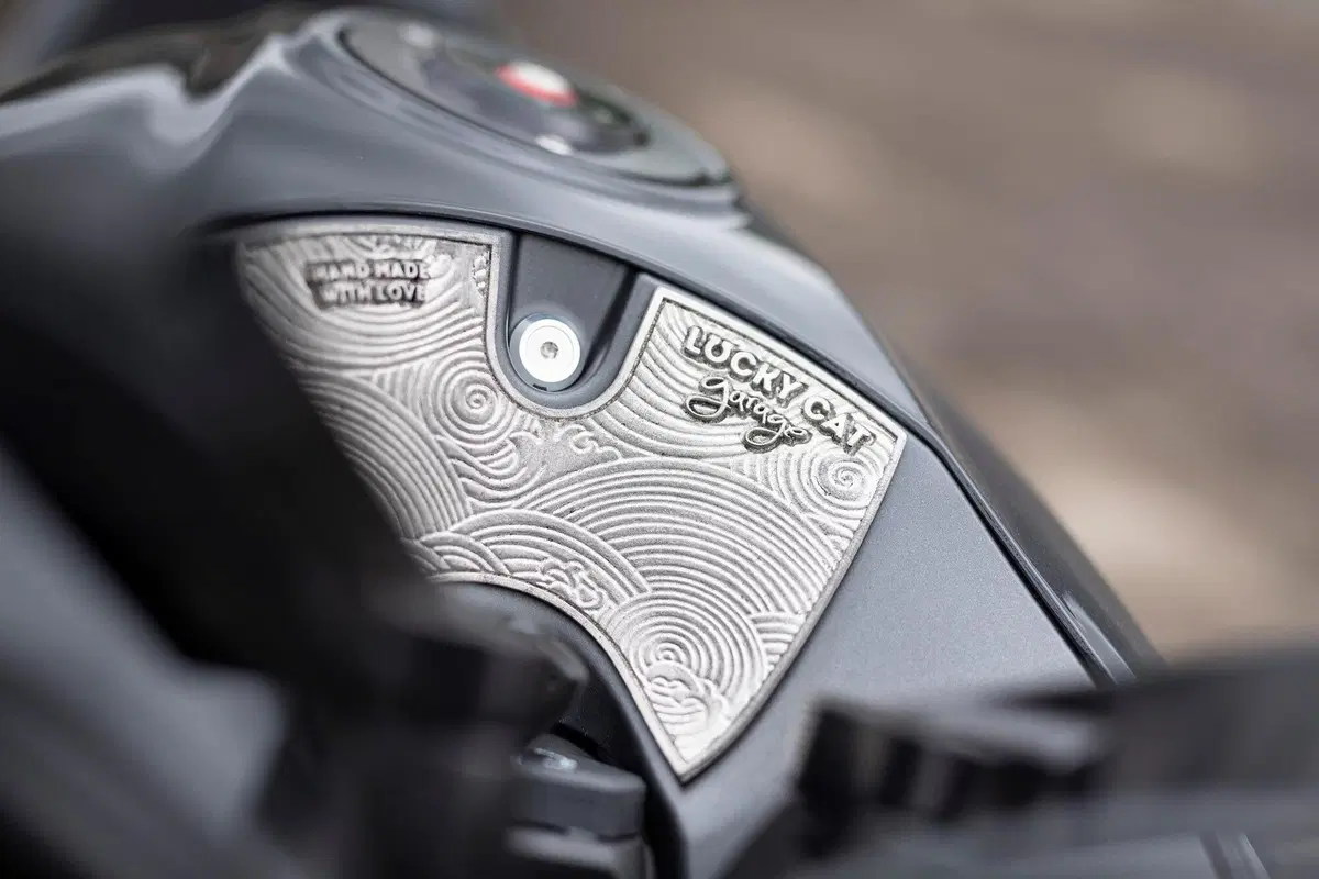 Suzuki Lucky Katana. Serie limitata di Royal Vintage (10)
