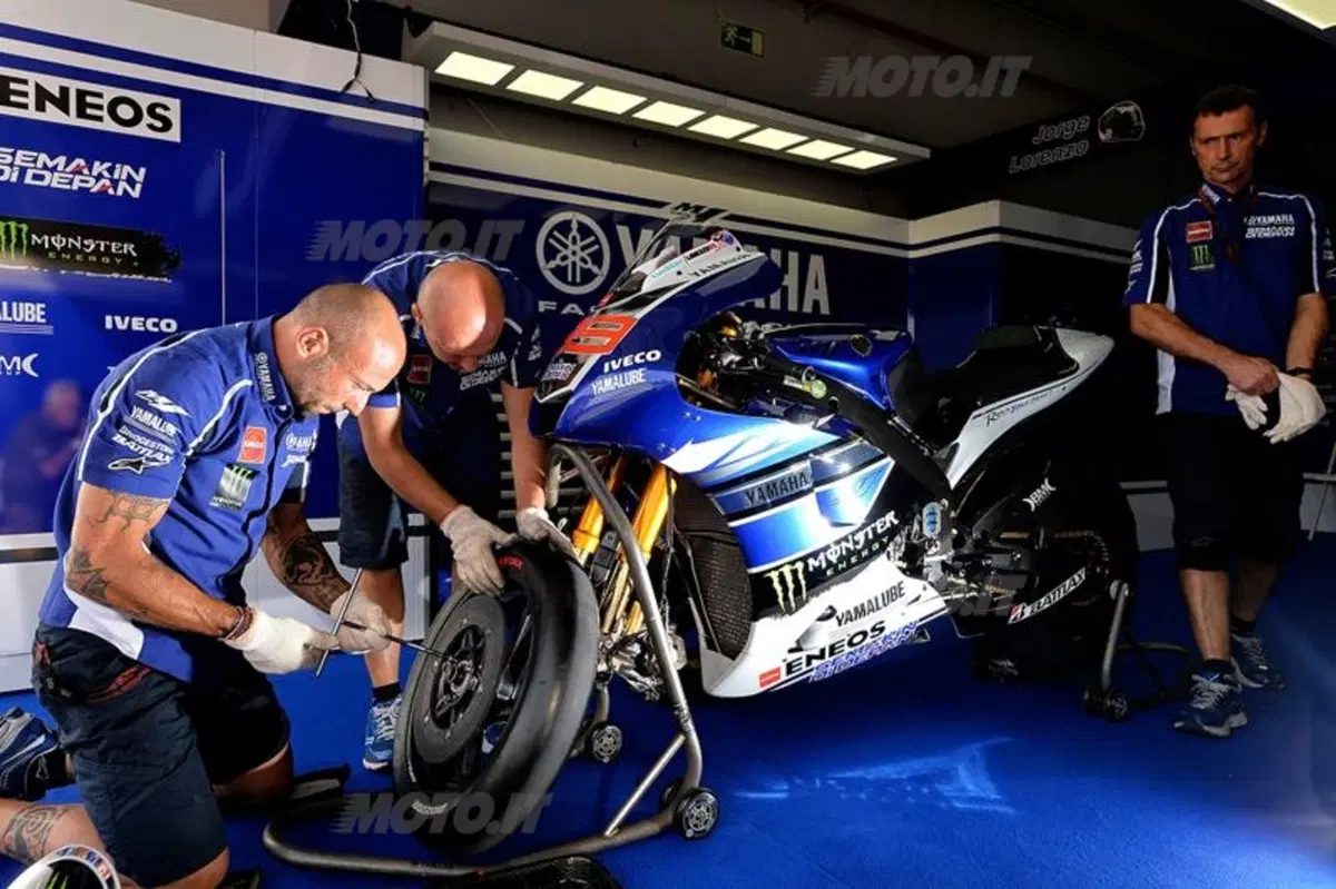 Le foto più spettacolari del GP di Aragon (14)