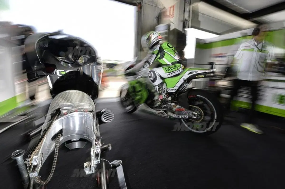 Le foto più spettacolari del GP di Aragon (19)