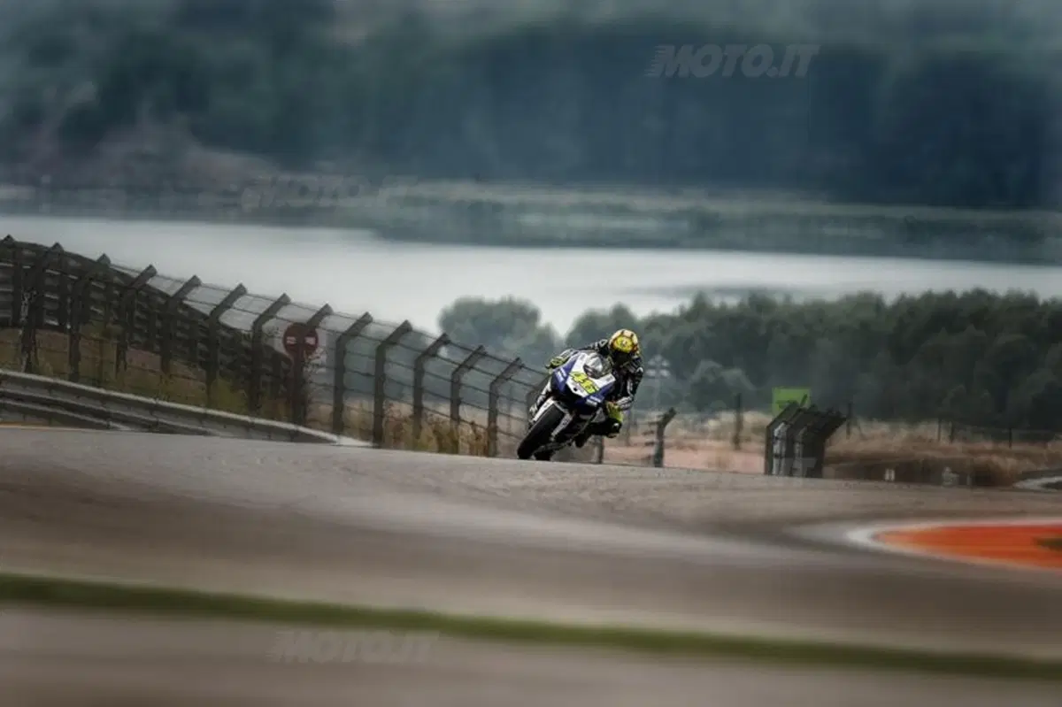 Le foto più spettacolari del GP di Aragon (22)