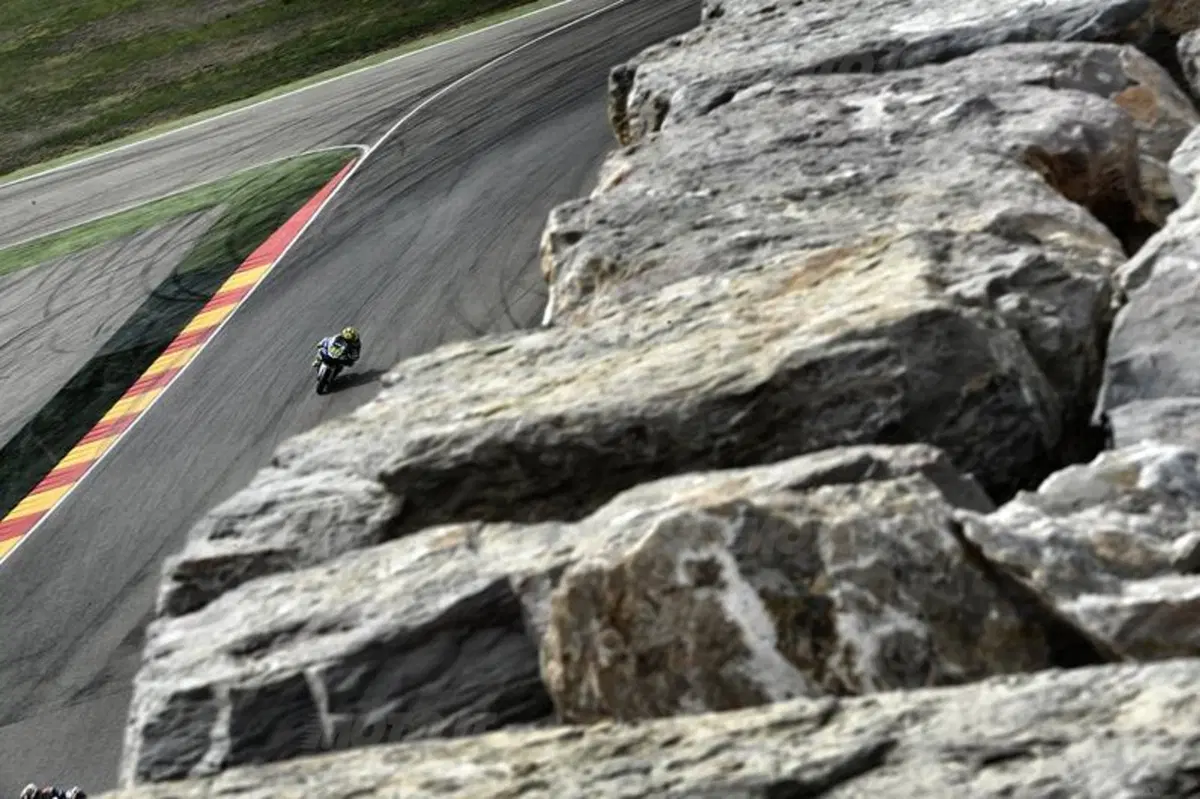 Le foto più spettacolari del GP di Aragon (26)