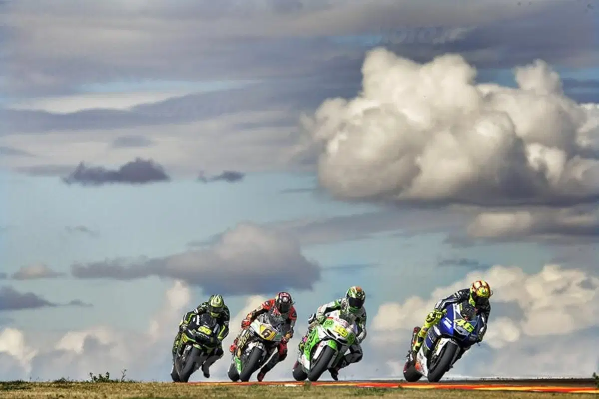 Le foto più spettacolari del GP di Aragon (35)