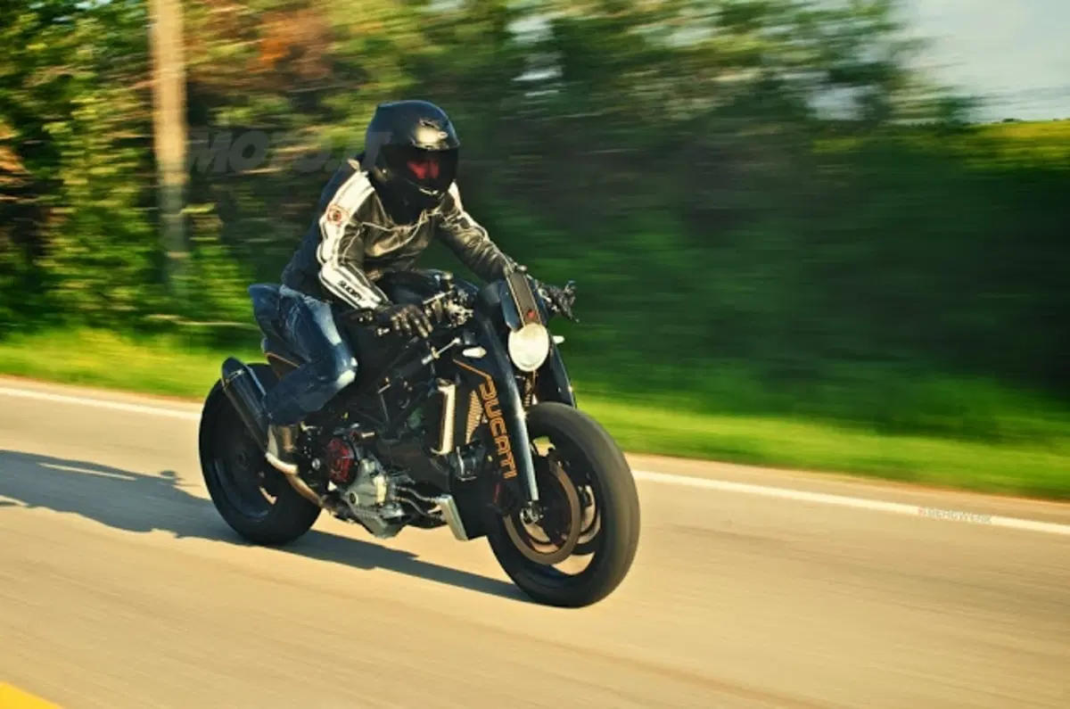 Ducati Monster S4Rs special by Goncalves (8)