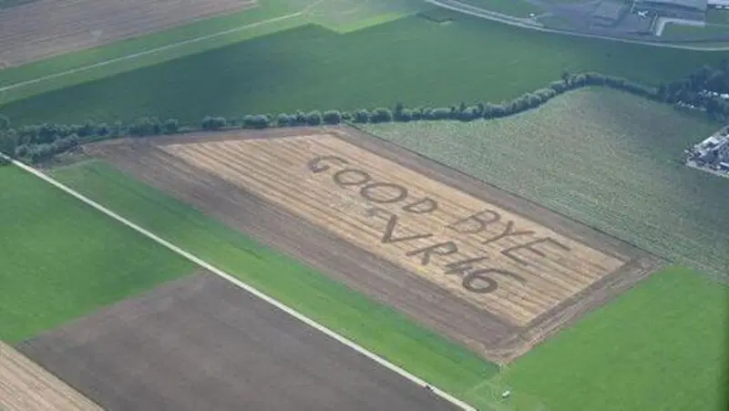 Segni alieni sui campi di grano? No: &egrave; un contadino austriaco tifoso del Dottore!