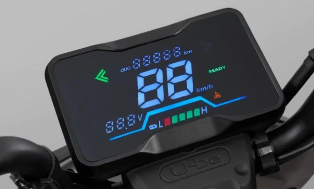 Honda U-be, scooter elettrico monoposto: poco più di 400 euro per la versione base (3)