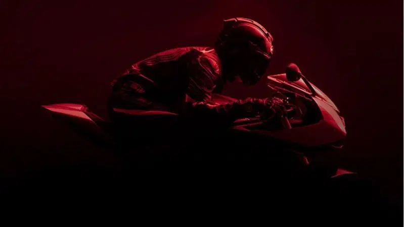 Triumph Speed Triple 1200 RR 2022. Nuova sportiva in arrivo a settembre