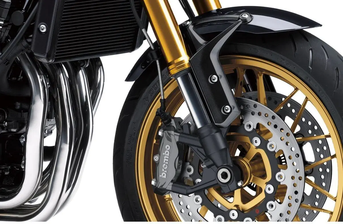 Nuova Kawasaki Z900RS SE 2022. Con Brembo e Ohlins (10)