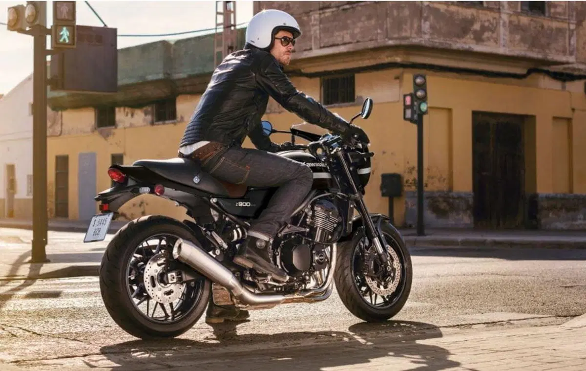 Kawasaki Z900RS Cafe 2022. La nuova serie si completa (10)