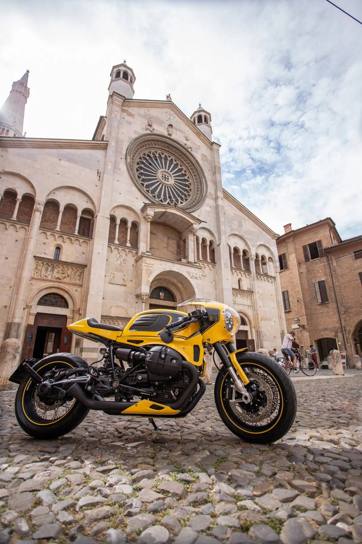 Ares Bullet. Dall'atelier modenese una BMW R NineT molto speciale (10)