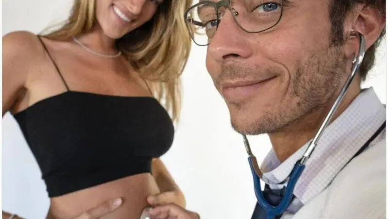MotoGP. "Io e te saremo tre": Francesca Sofia Novello e Valentino Rossi annunciano l'arrivo di una bimba