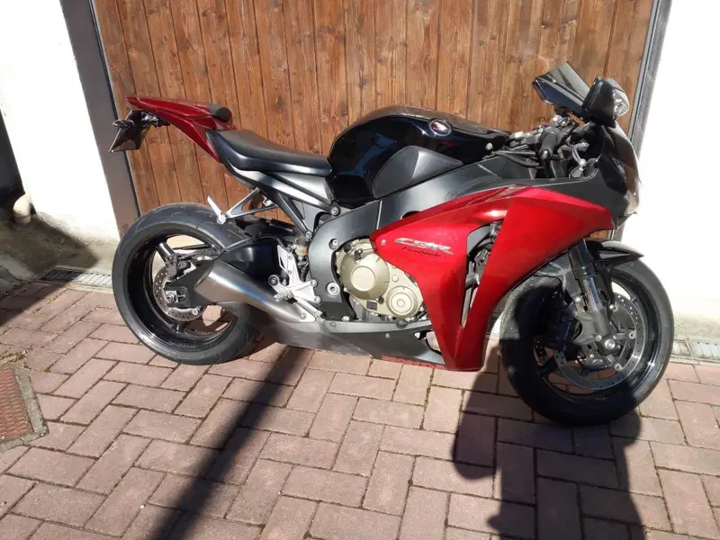 Honda CBR 1000 RR Fireblade (2008 - 11) (2)