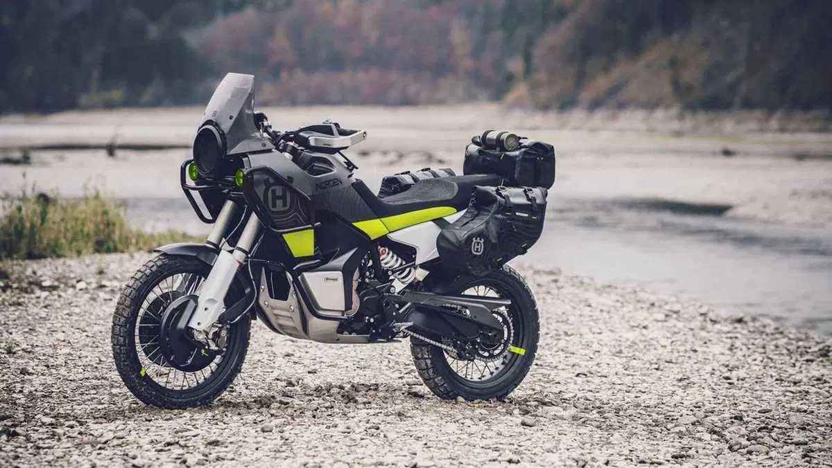 Husqvarna Norden 901. Il lancio si avvicina [Video] (10)