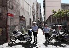 Bari, banda di bulli tenta di rubare la moto a un vigile urbano