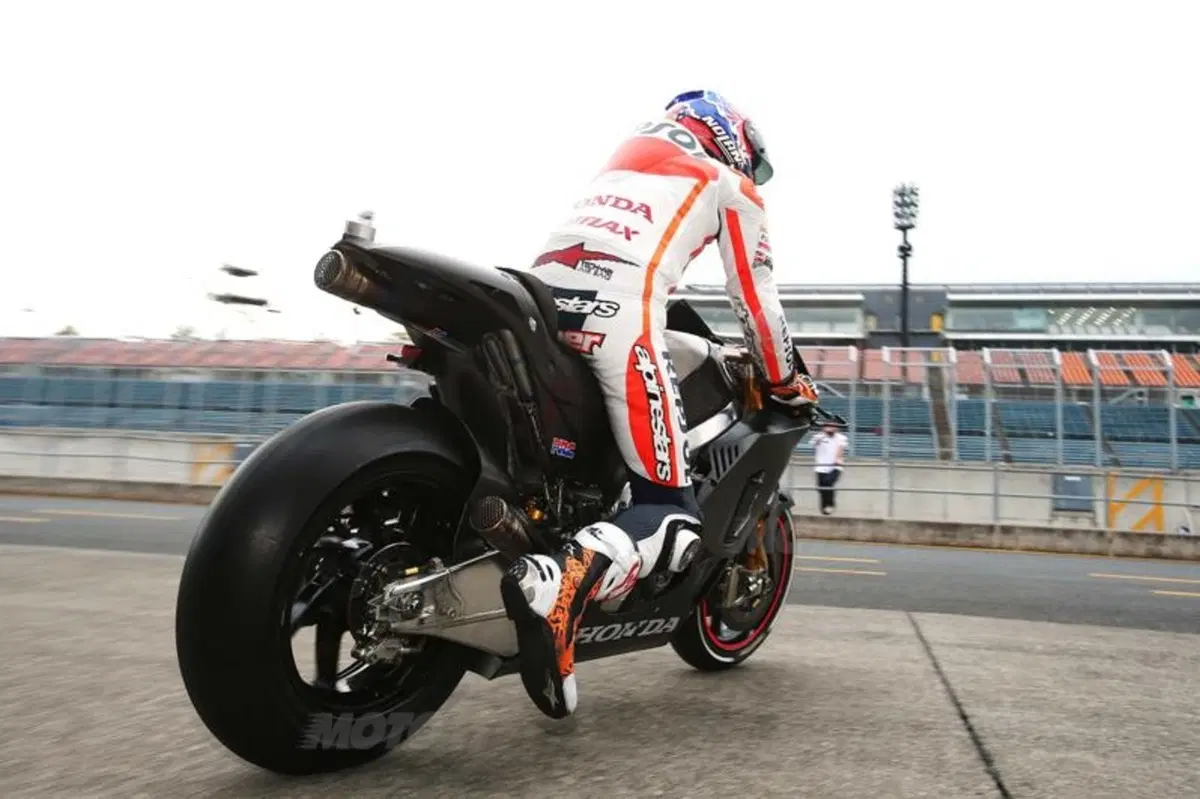 Test. Stoner in sella alla Honda Production