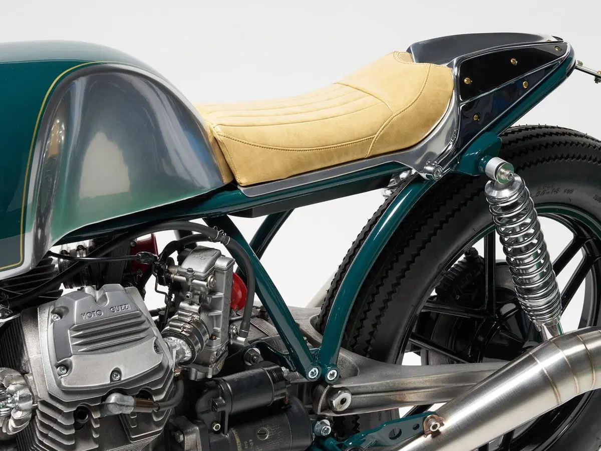 Moto Guzzi V50 Beretta. Da Deus per i 100 anni del marchio (12)