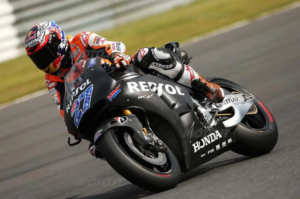 Test. Stoner in sella alla Honda Production (16)