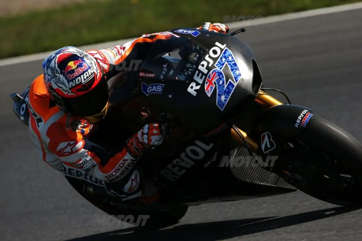Test. Stoner in sella alla Honda Production (17)