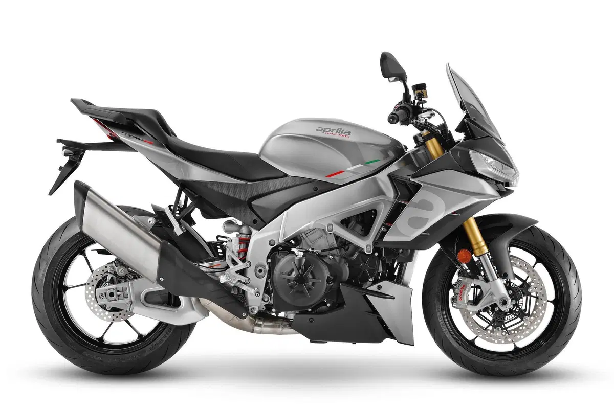 Aprilia Tuono V4 TEST: base o GT? (7)