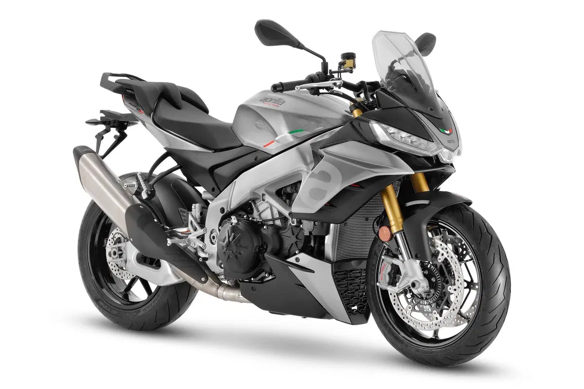 Aprilia Tuono V4 TEST: base o GT? (6)