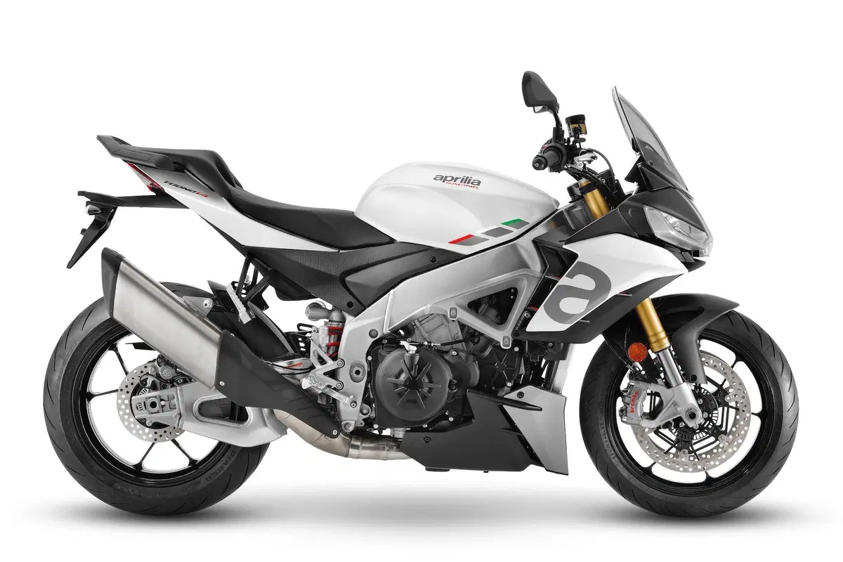 Aprilia Tuono V4 TEST: base o GT? (8)