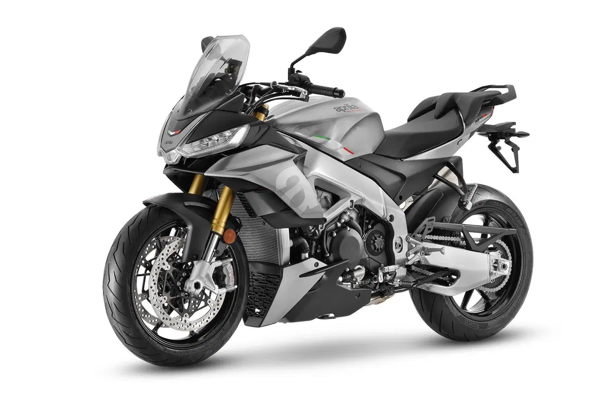 Aprilia Tuono V4 TEST: base o GT? (2)