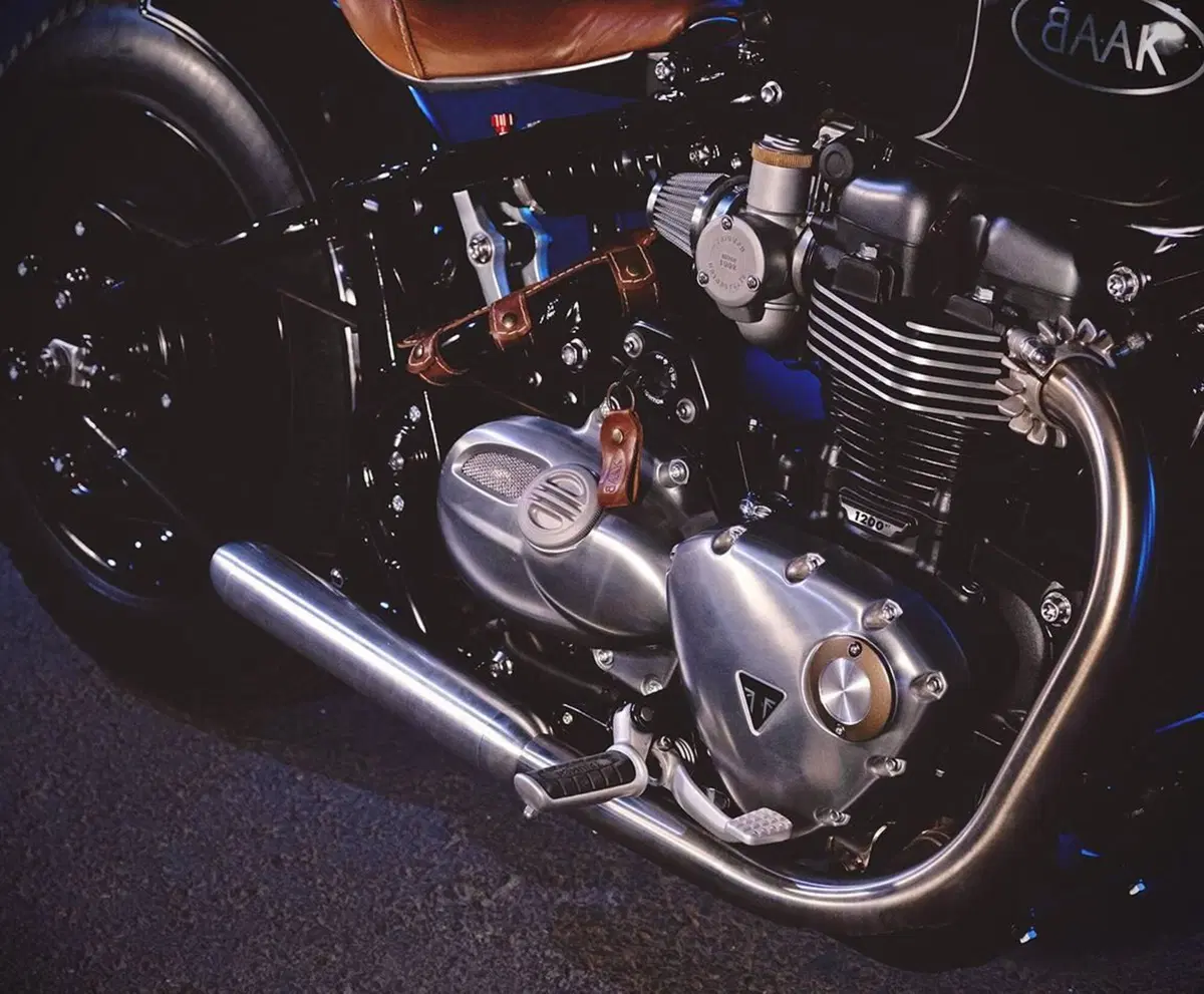 BAAK Motocyclettes Triumph Bobber Moon. Voglia di springer (8)