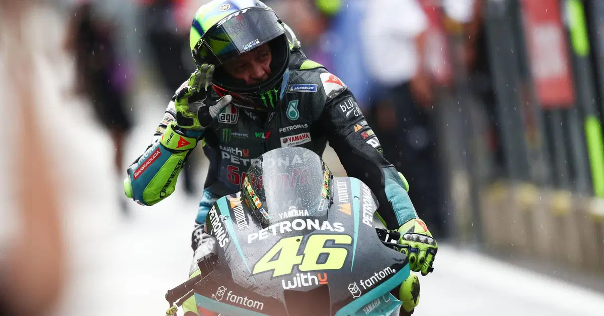 MotoGP 2021, GP Gran Bretagna a Silverstone. Valentino Rossi: "Sarebbe bello avere Dovi in squadra"