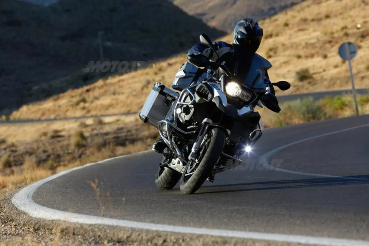 EICMA 2013: BMW R1200GS Adventure 2014 (9)