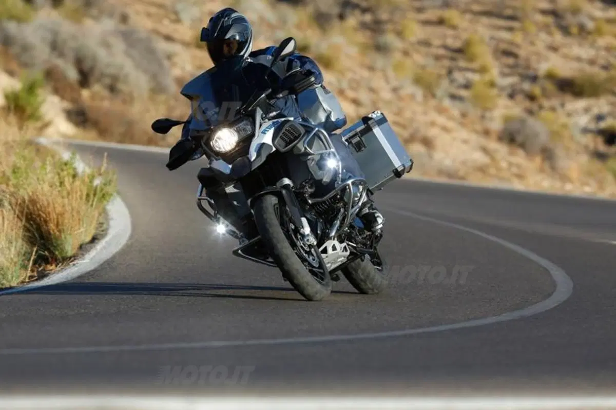 EICMA 2013: BMW R1200GS Adventure 2014 (10)