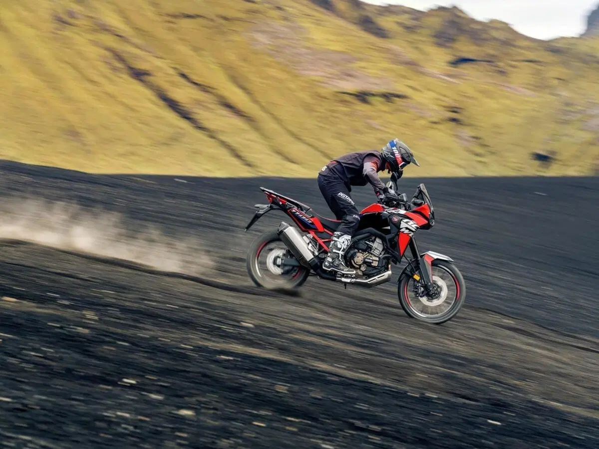  Honda Africa Twin e Africa Twin Adventure Sports: le versioni 2022 sono pronte (9)